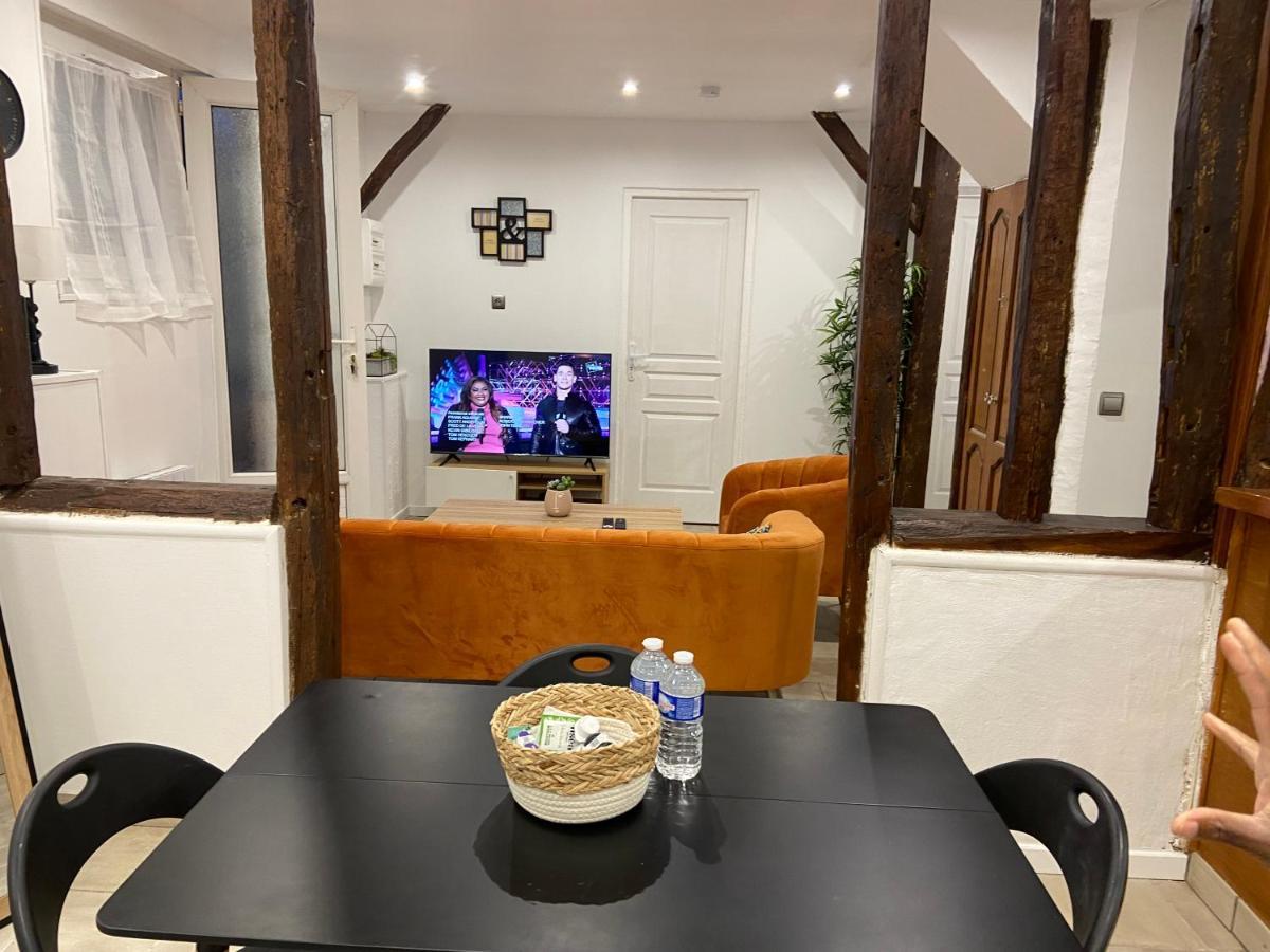 La Galerie, Proche Aeroport Apartment Tille Bagian luar foto