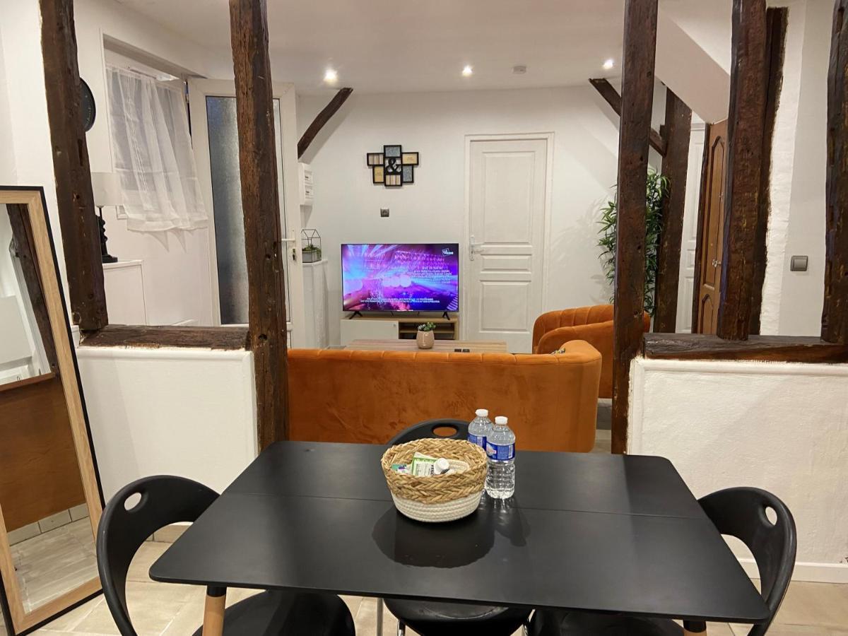 La Galerie, Proche Aeroport Apartment Tille Bagian luar foto